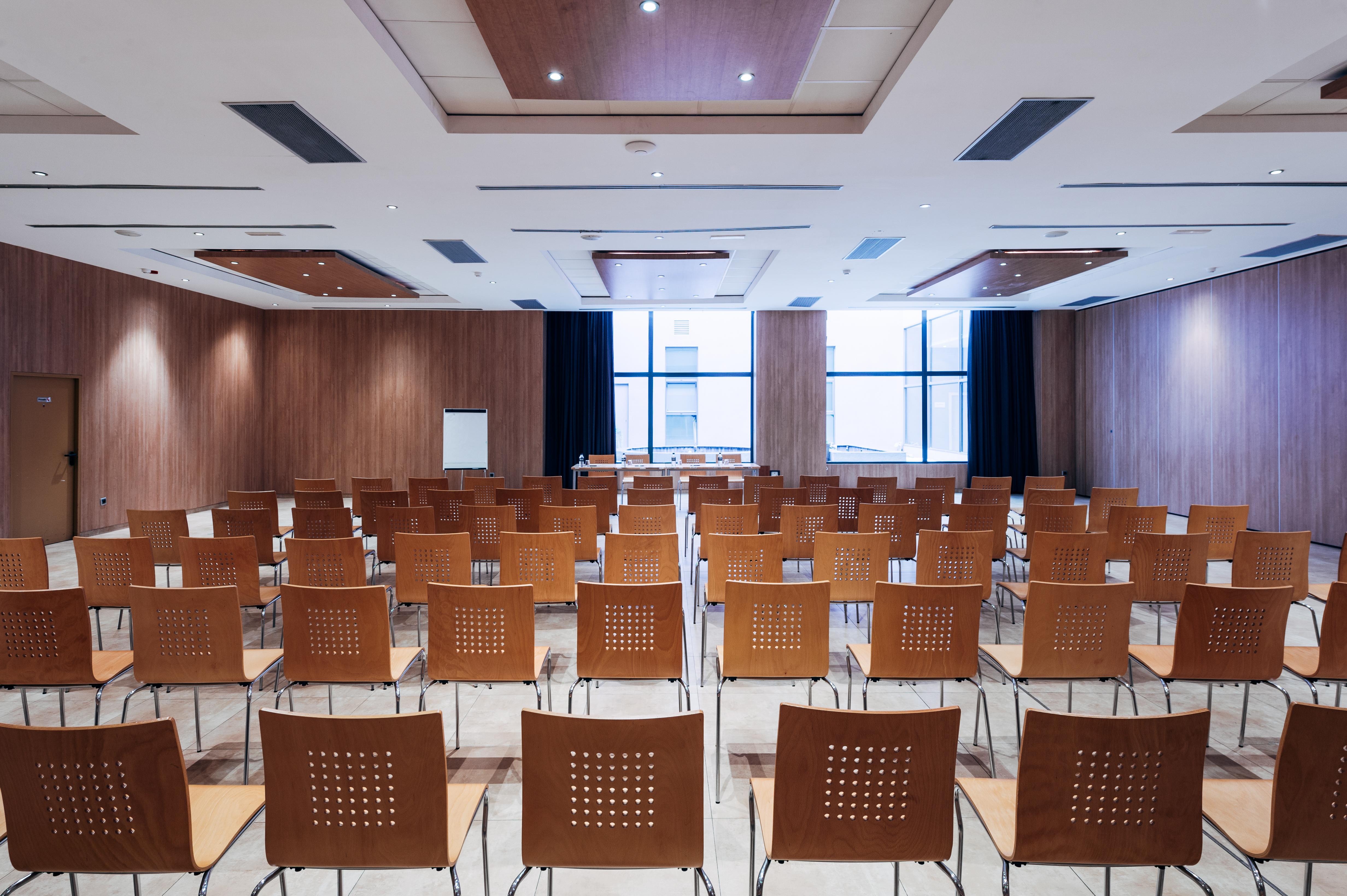 Azz Valencia Congress Hotel & Spa Патерна Екстериор снимка