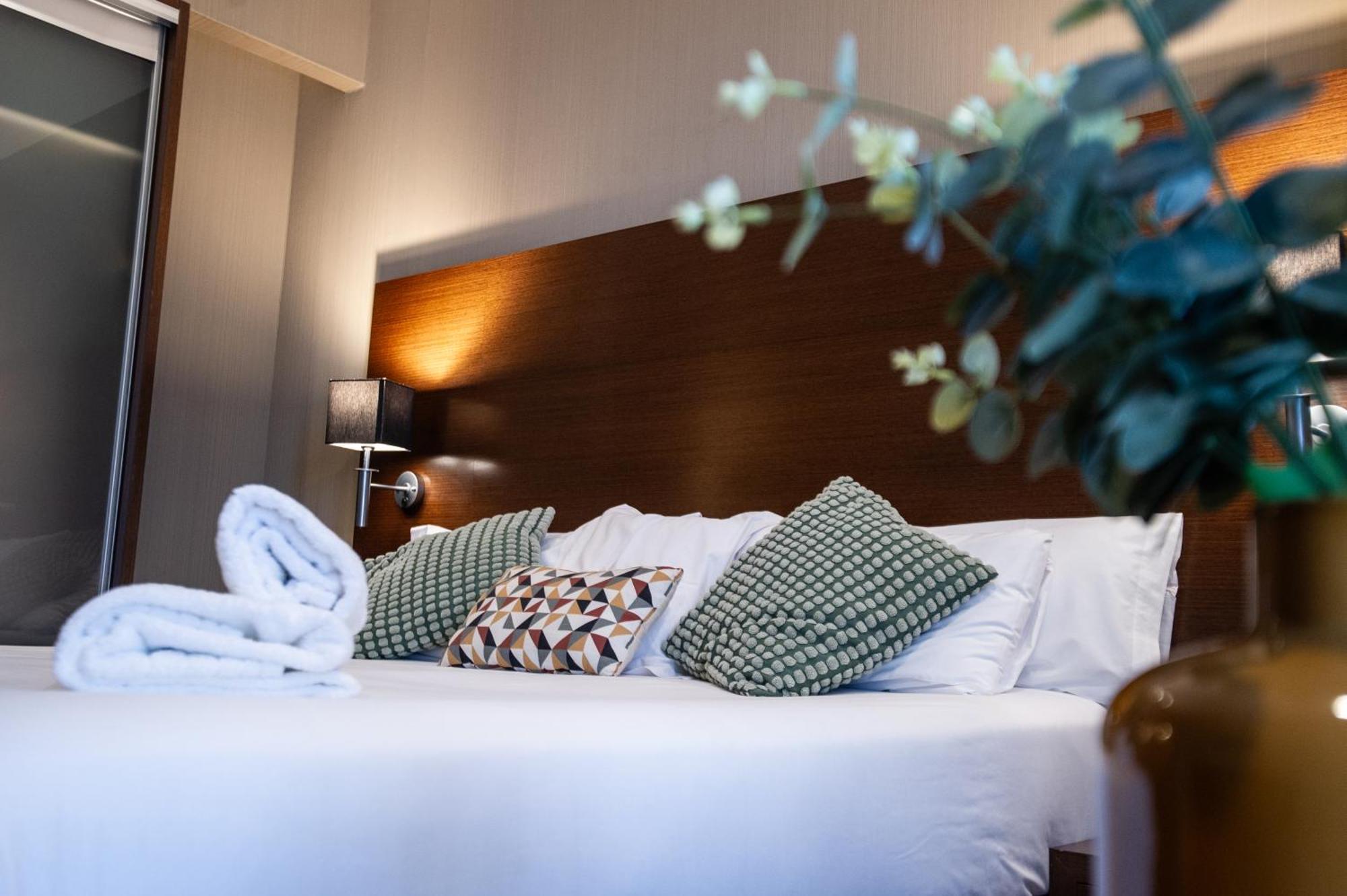 Azz Valencia Congress Hotel & Spa Патерна Екстериор снимка