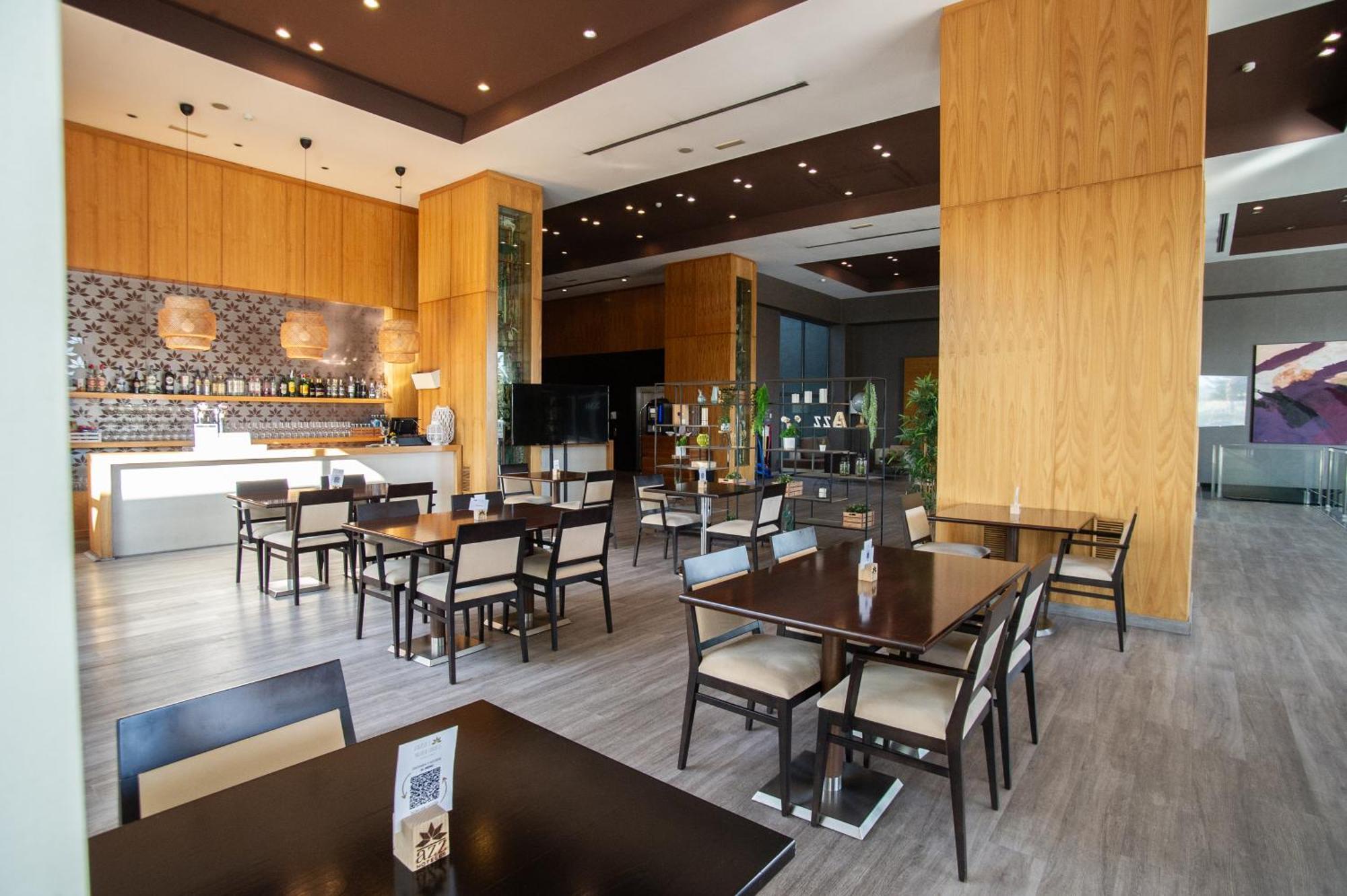 Azz Valencia Congress Hotel & Spa Патерна Екстериор снимка