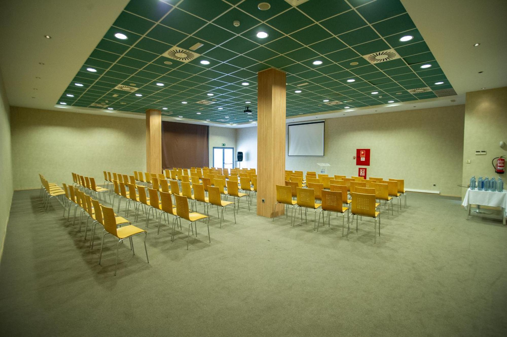Azz Valencia Congress Hotel & Spa Патерна Екстериор снимка
