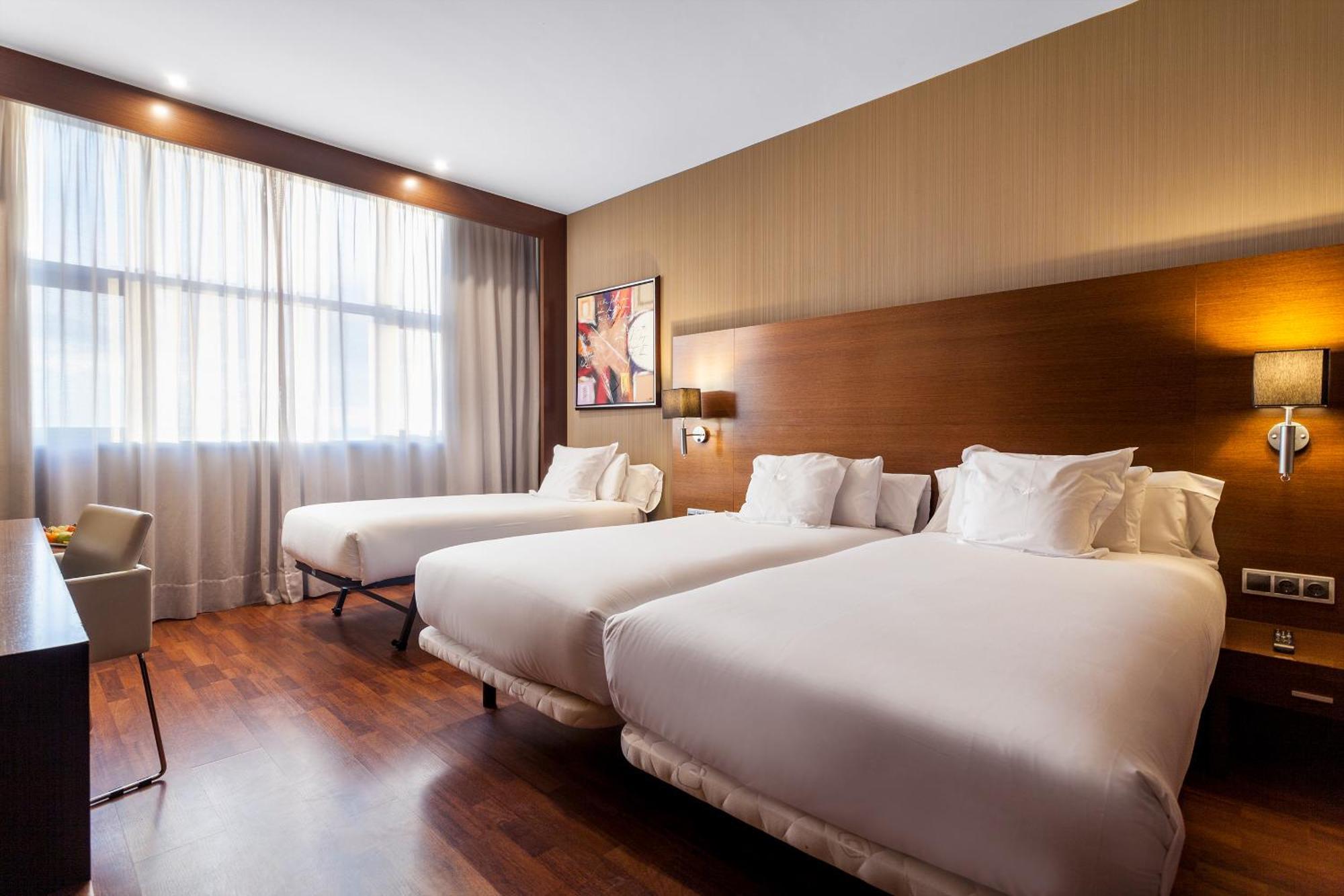 Azz Valencia Congress Hotel & Spa Патерна Екстериор снимка