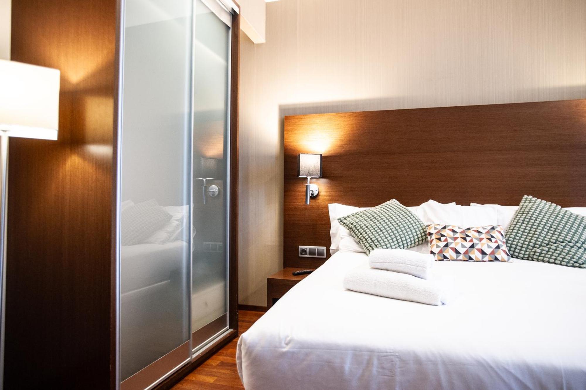 Azz Valencia Congress Hotel & Spa Патерна Екстериор снимка