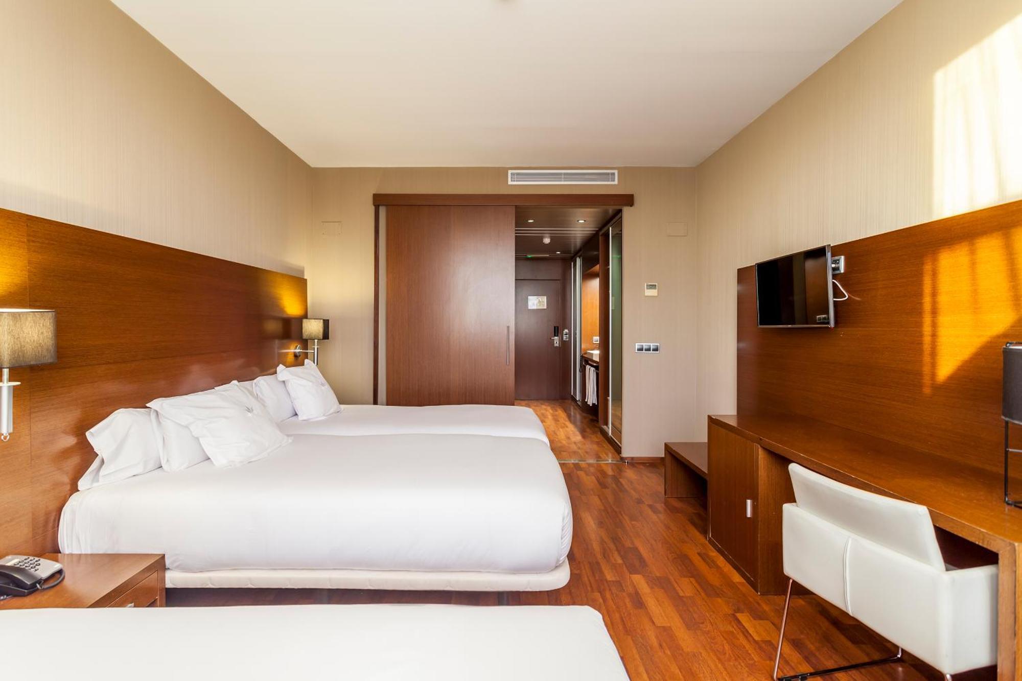 Azz Valencia Congress Hotel & Spa Патерна Екстериор снимка