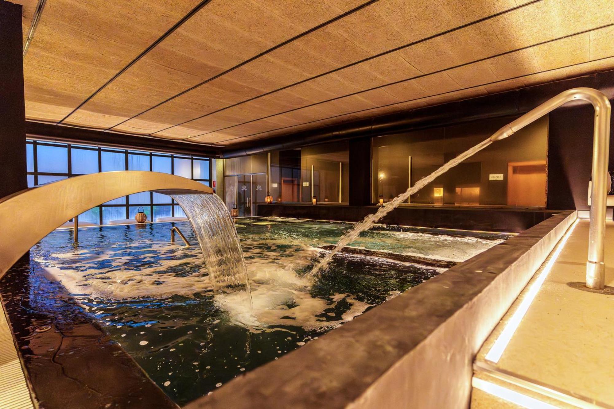 Azz Valencia Congress Hotel & Spa Патерна Екстериор снимка