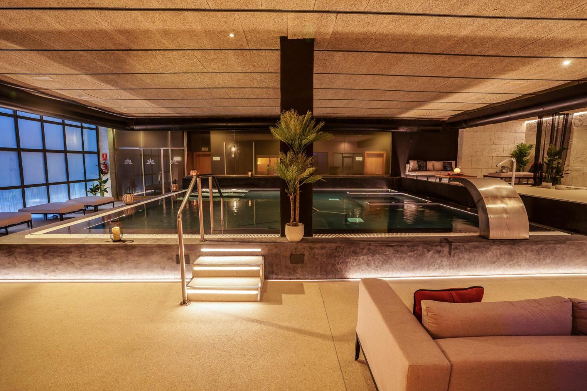 Azz Valencia Congress Hotel & Spa Патерна Екстериор снимка
