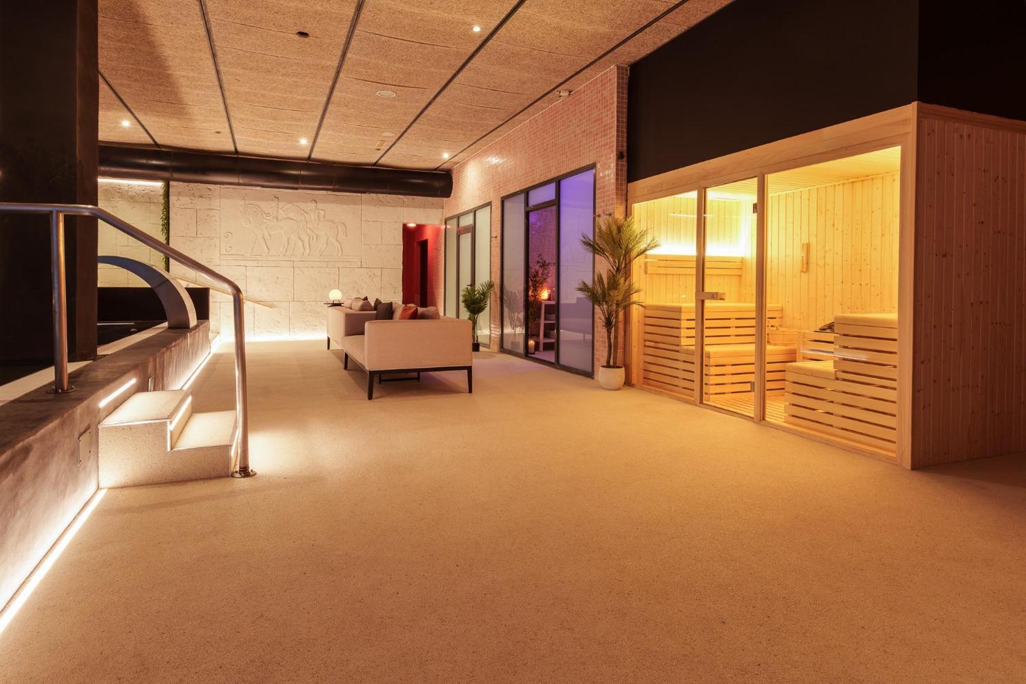 Azz Valencia Congress Hotel & Spa Патерна Екстериор снимка