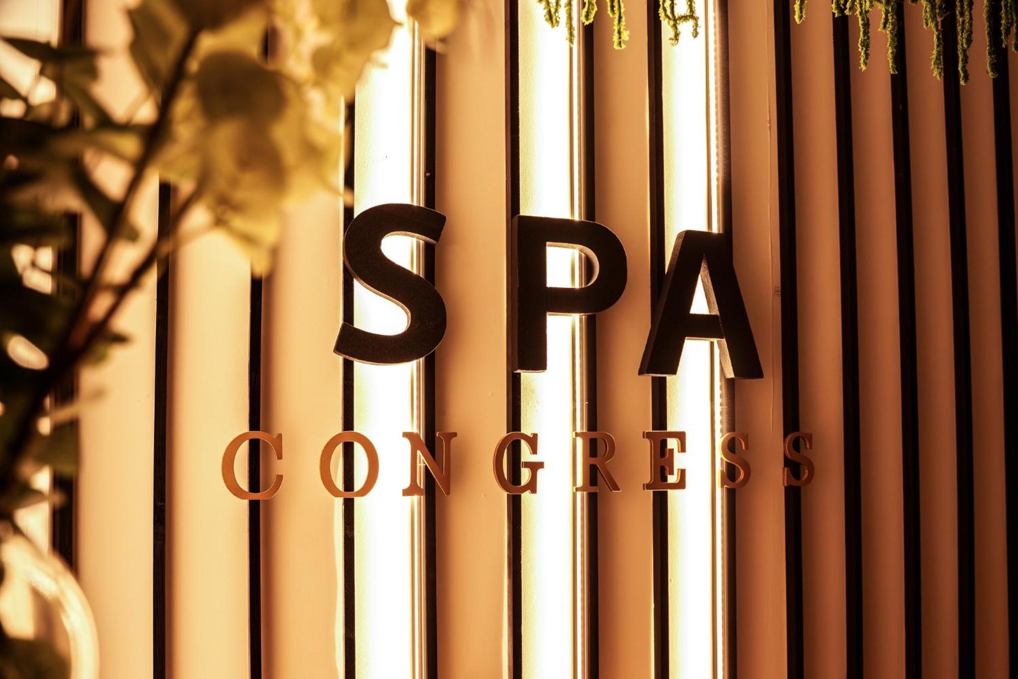 Azz Valencia Congress Hotel & Spa Патерна Екстериор снимка