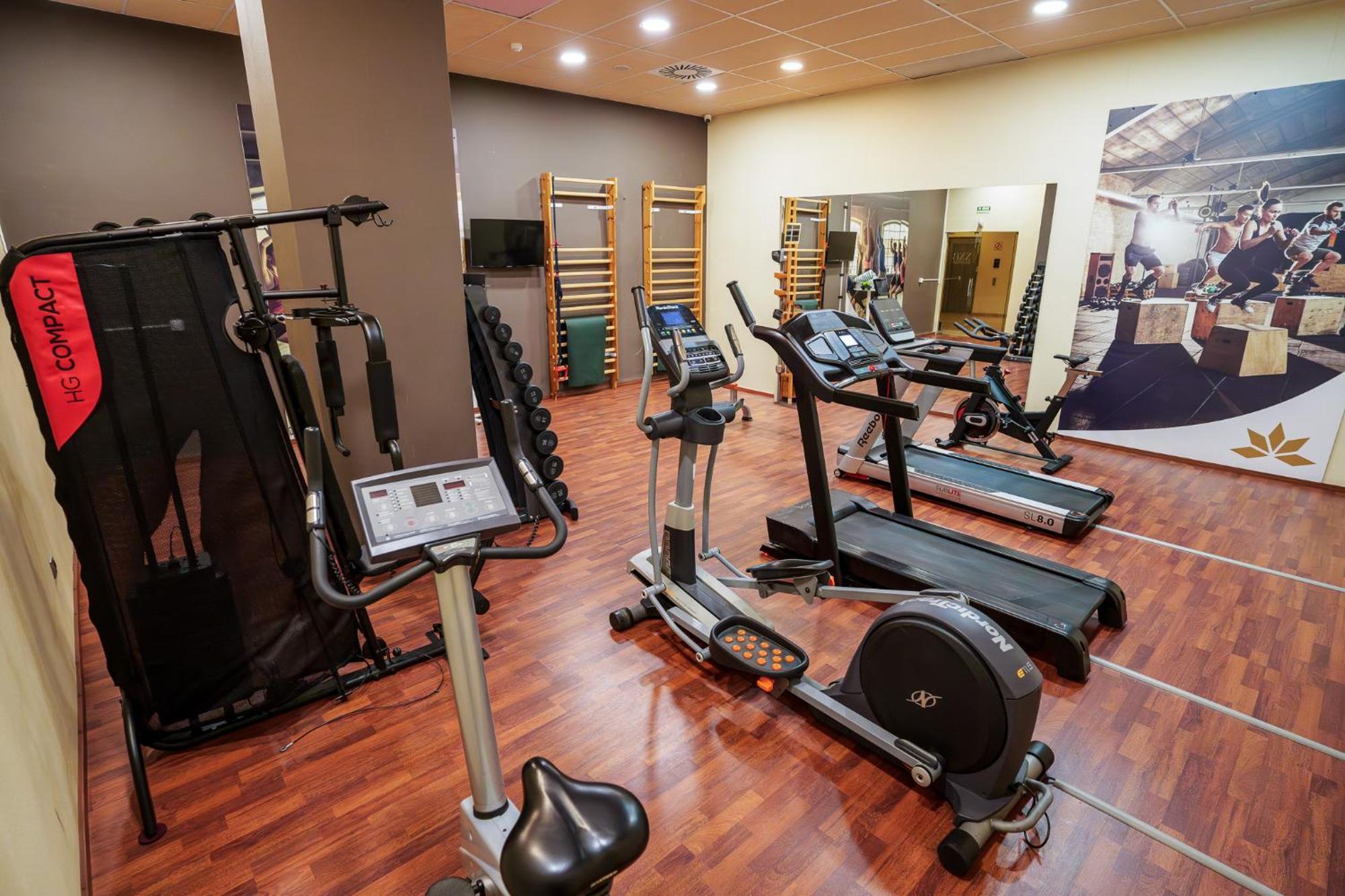 Azz Valencia Congress Hotel & Spa Патерна Екстериор снимка