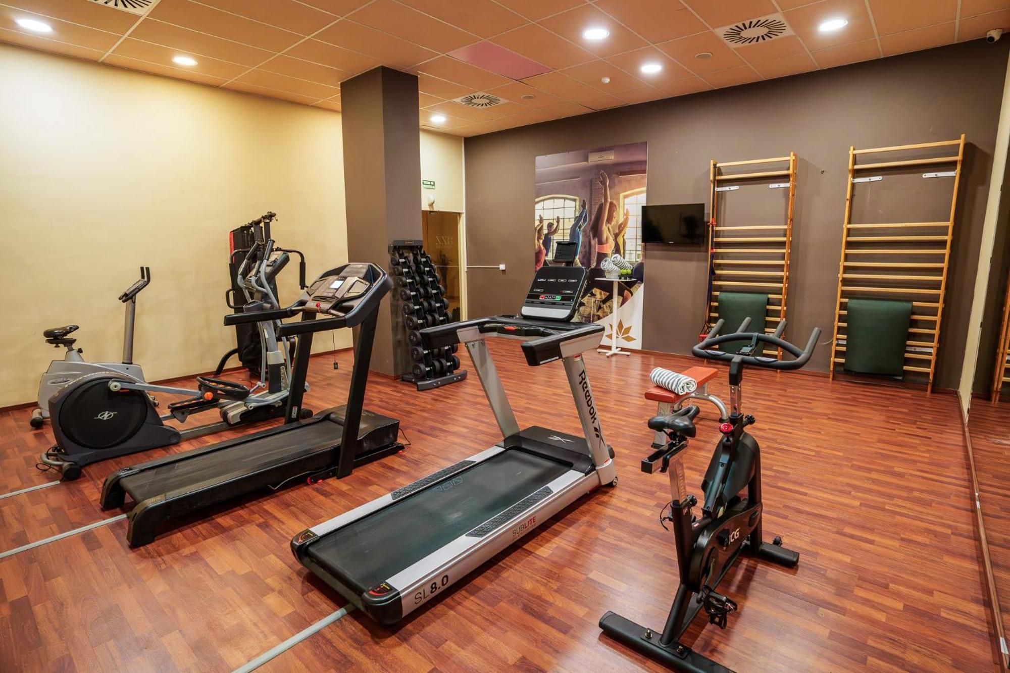 Azz Valencia Congress Hotel & Spa Патерна Екстериор снимка